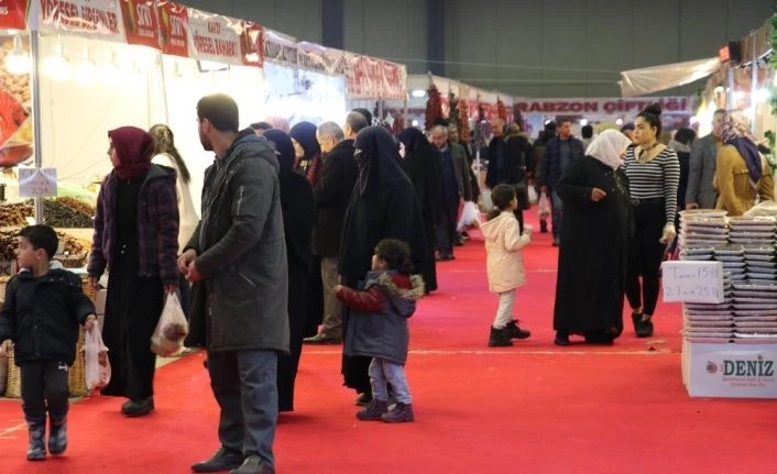 Van’da ’3. Yöresel Ürünler ve Hediyelik Eşya Fuarı’ devam ediyor