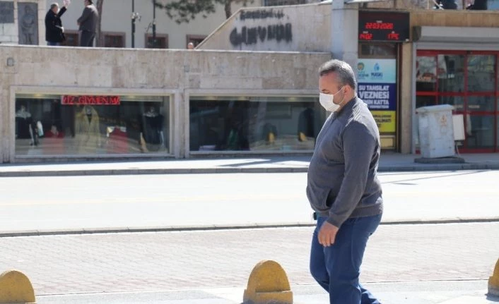 Yasağa uymayan yaşlıların bahanesi alışveriş