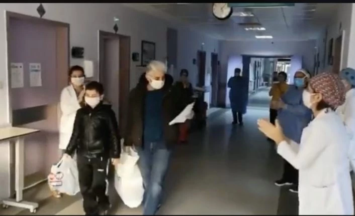 70 yaşında koronayı yendi, taburcu oldu