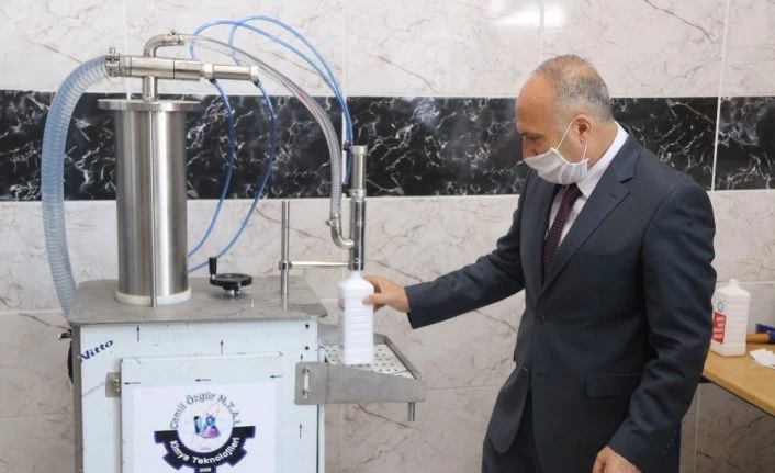 96 bin TL’ye mal olan atölyede günde 6 ton dezenfektan üretilecek
