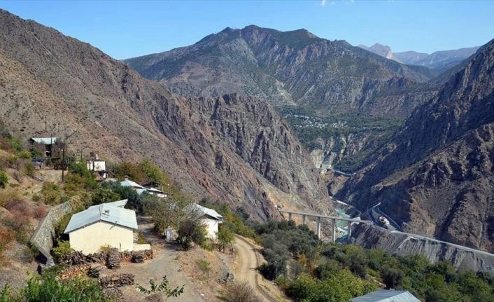 Baraj havzasındaki Artvin Yusufeli