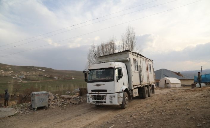 Başkale’de depremzedeler için bin konteyner kuruldu