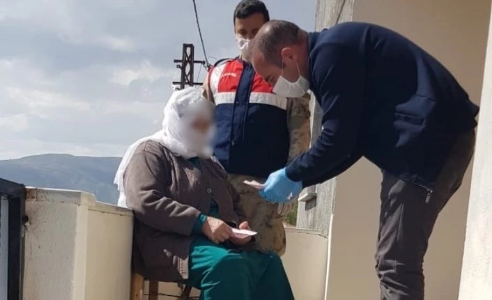 Bingöl’de ailelere destek ödemeleri ulaştırılıyor