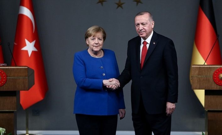 Cumhurbaşkanı Erdoğan ile Almanya Başbakanı Merkel telefonda görüştü