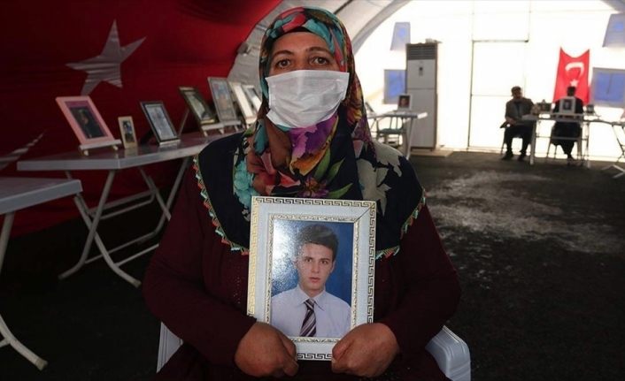 Diyarbakır annesi Övünç: İnşallah oğlum gelecek, buradan davullu zurnalı çıkacağım