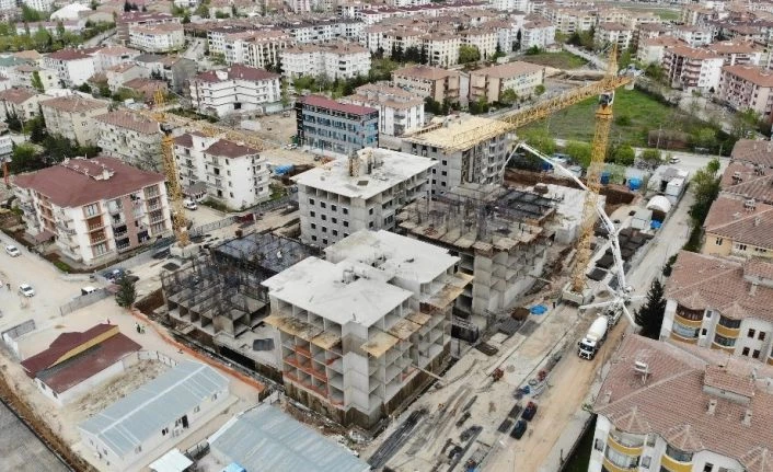 Elazığ’da deprem konutları hızla yükseliyor, bazılarının kaba inşaatı bitti