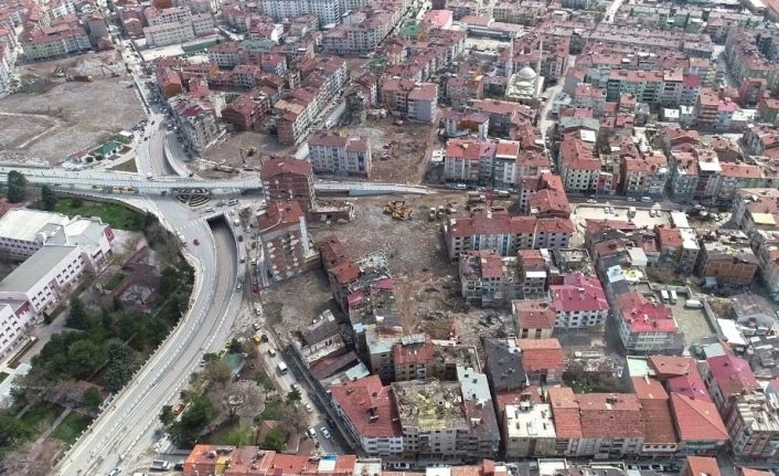 Elazığ’da depremde hasar gören bir mahallede daha yıkım başladı