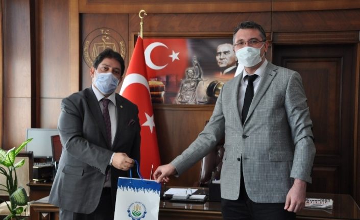 Erzurum Ticaret Borsası Başkanlığı, hükümlü yakınlarına gıda yardımında bulundu