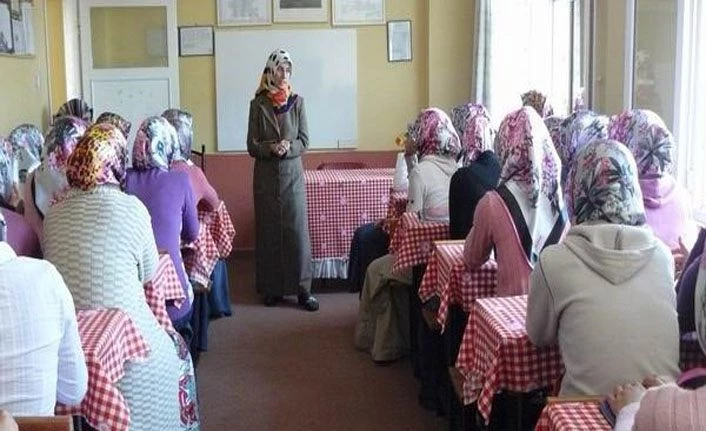 Fahri Kuran kursu öğretmenlerine maaş ödenecek mi? Kuran kursu öğretmenleri ek ders ücreti alabilecek mi?
