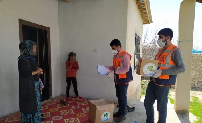 Gürpınar Belediyesinden ihtiyaç sahiplerine 2 bin koli yardım