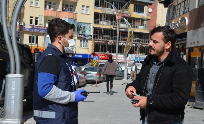 Hakkari polisinin korona virüs denetim sürüyor