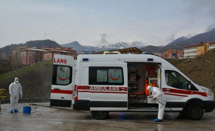 Hakkari’de ambulanslar dezenfekte edildi