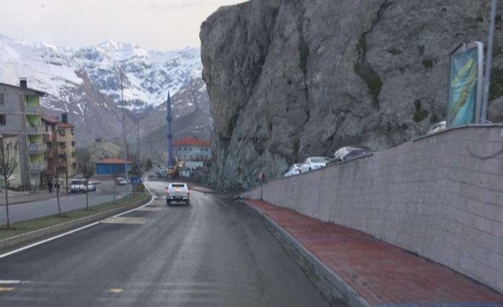 Hakkari’de cadde ve sokaklar pırıl pırıl