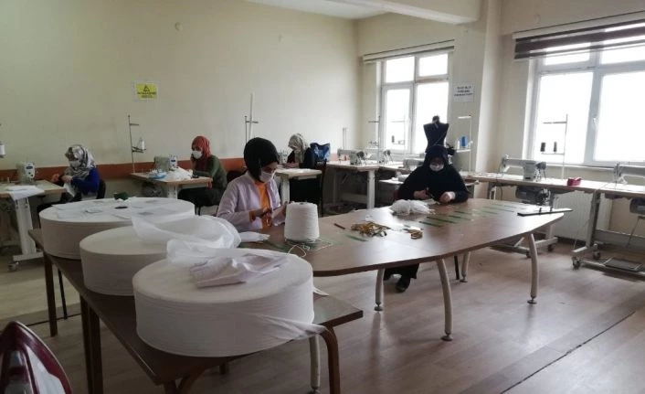 Horasan Belediyesi ve Horasan Kaymakamlığı maske üretimine başladı