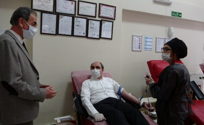 İlim Yayma Cemiyeti Van Şubesinden kan bağışı