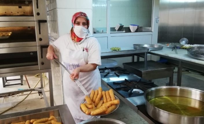 Kadayıf dolması iftar sofraları için hazır