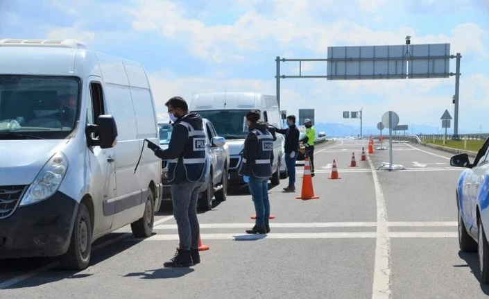 Kars’ın giriş ve çıkışlarında korona virüs denetimi