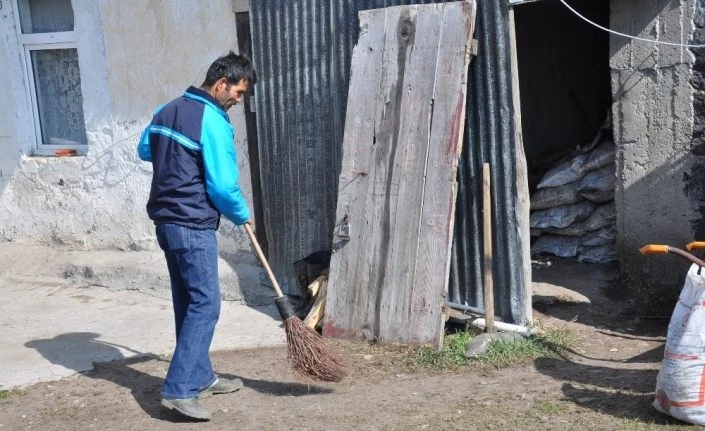 Kars’ta yaşayan 6 nüfuslu çobandan "Biz Bize Yeteriz Türkiyem"  kampanyasına destek
