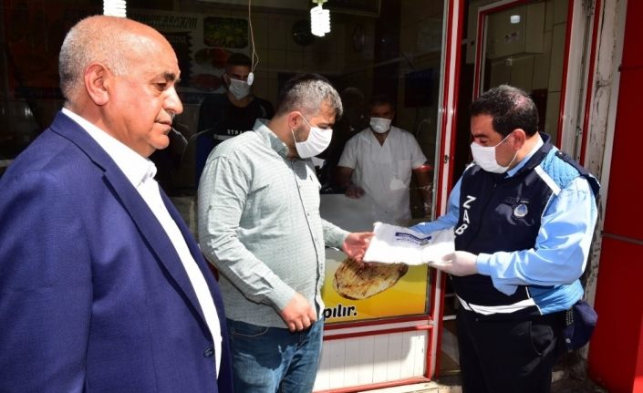 Malatya’da fırıncılara maske dağıtıldı