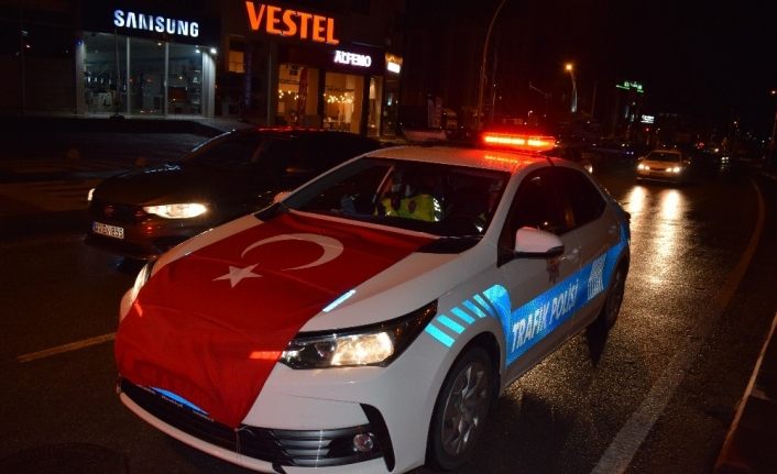 Malatya’da polislere alkışlı kutlama