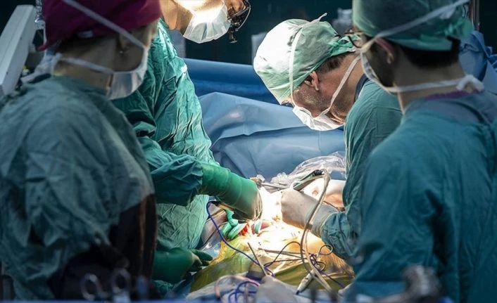 Organ ve kök hücre nakil merkezlerinde uygulanan Kovid-19 tedbirleri güncellendi