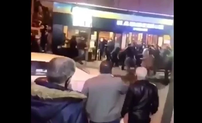 Sokağa çıkma yasağı öncesinde ekmek kavgası VİDEO İZLE