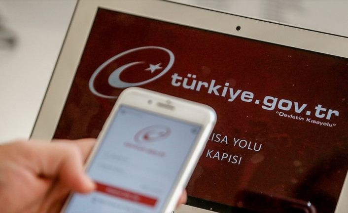 Türkiye evde kaldı kamu hizmetini 