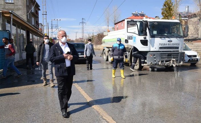 Tuşba Belediye Başkanı Akman, "Koronavirüsü evimizde kalarak yeneceğiz"