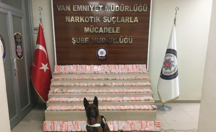 Van'da yatak odasına gizlenen 102 kilo eroin, Zeyna’ya takıldı