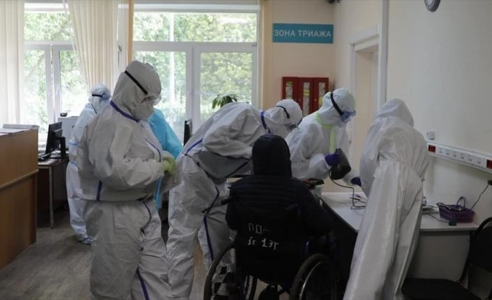 AA ekibi Rusya’da doktorların Kovid-19 mücadelesini görüntüledi