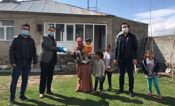 Van Çaldıran İlçe Milli Eğitim’den öğrencinin annesine anneler günü hediyesi