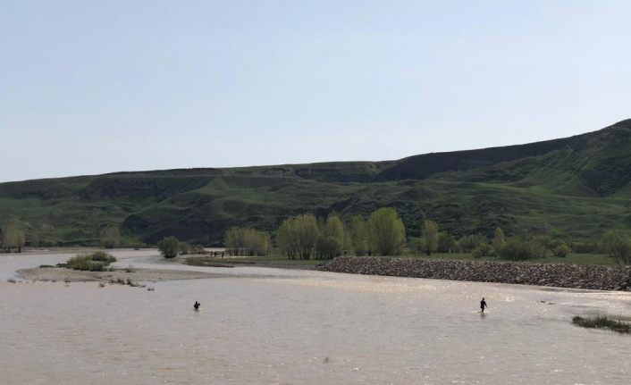 Aras Nehri’nde kaybolan şahsı arama çalışmalarına başlandı