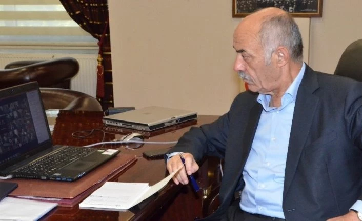 Bakan Albayrak, iş dünyası ile video konferansta buluştu