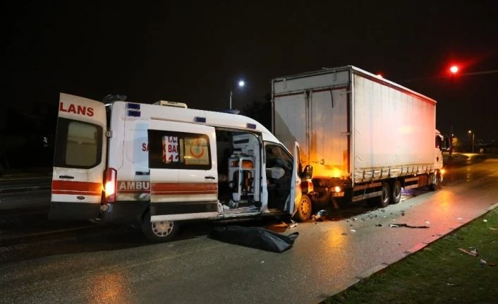 Elazığ’da hasta nakli yapan ambulans kaza yaptı: 1 ölü 3 yaralı