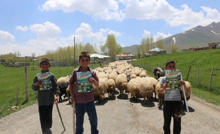 Gürpınar Belediyesinden çocuklara özel hediye