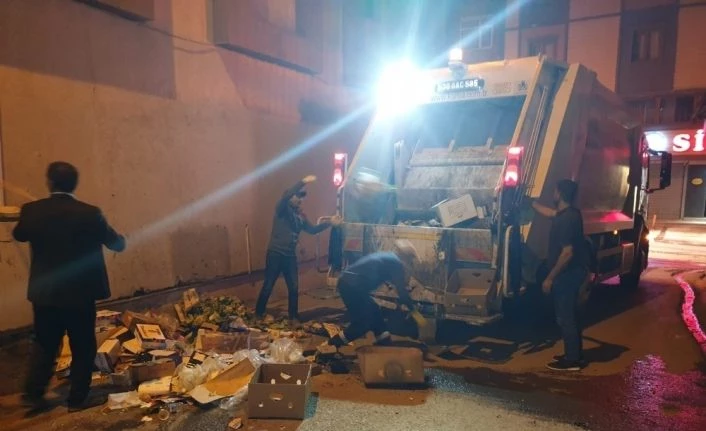 Hakkari belediyesi tüm ekipleriyle bayram mesaisi yaptı