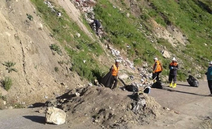 Hakkari’de dere yatakları temizleniyor