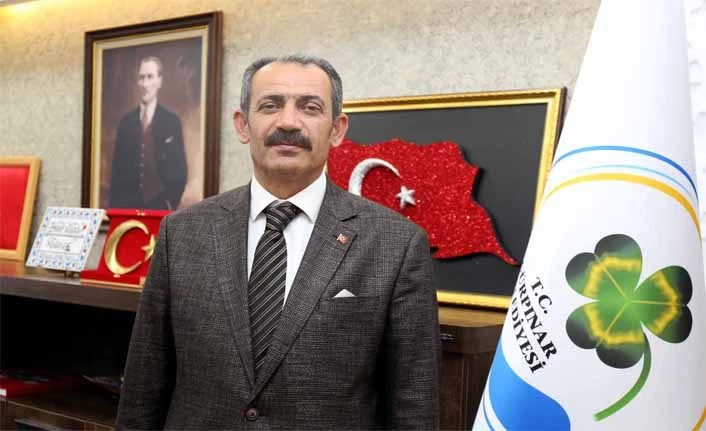 Hayrullah Tanış Van YYÜ Dursun Odabaş Tıp Merkezine 100 badem ağacı ile katkı sundu