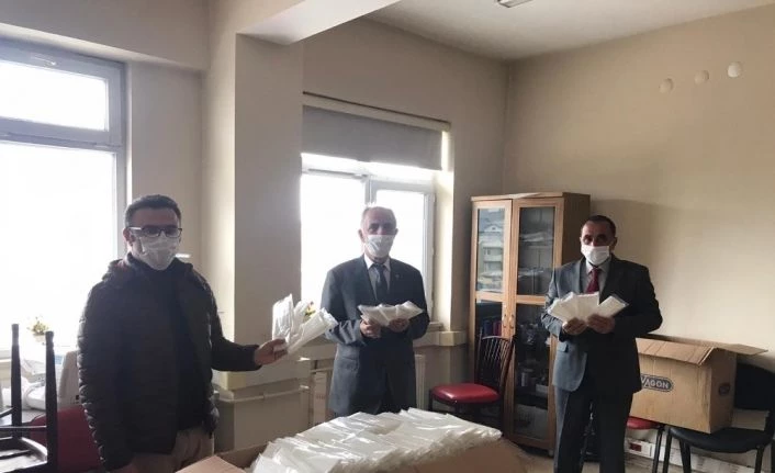 Horasan Kaymakamı Caner ve Başkan Aydın Maske Üretim Merkezi’nde incelemelerde bulundu