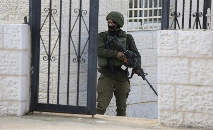 İsrail güçleri Kudüs’te biri gazeteci 4 Filistinliyi gözaltına aldı