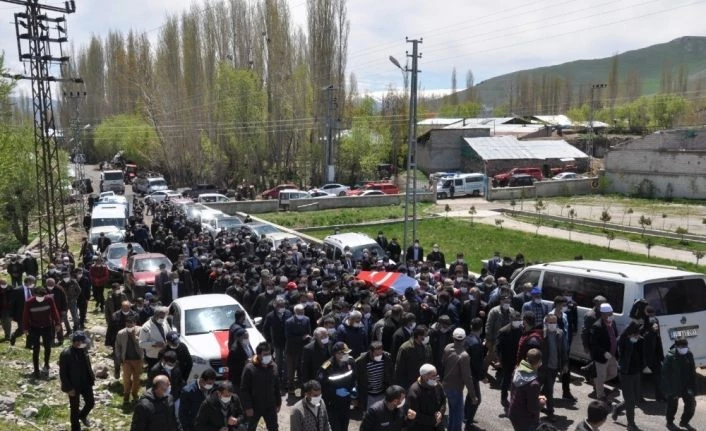 İtfaiye şehidi memleketi Erzurum’da son yolculuğuna uğurlandı