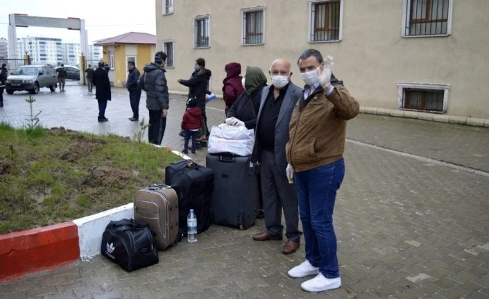Karantina süresi dolan vatandaşlardan duygusal veda