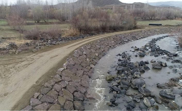 Kars’ta DSİ köylülerin arazileri ile ülke toprak kaybını önlendi