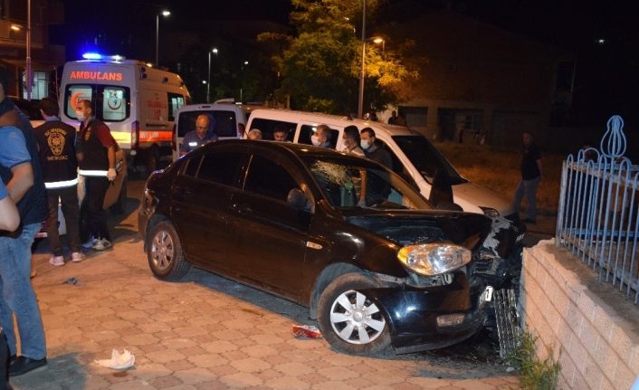 Polisin "dur" ihtarına uymadı kaza yaptı: 1 yaralı