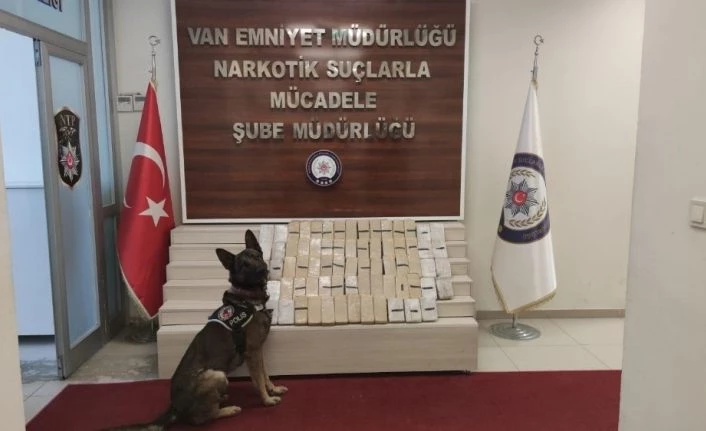 Rexo’nun katıldığı operasyonda 42 kilo 360 gram eroin ele geçirildi