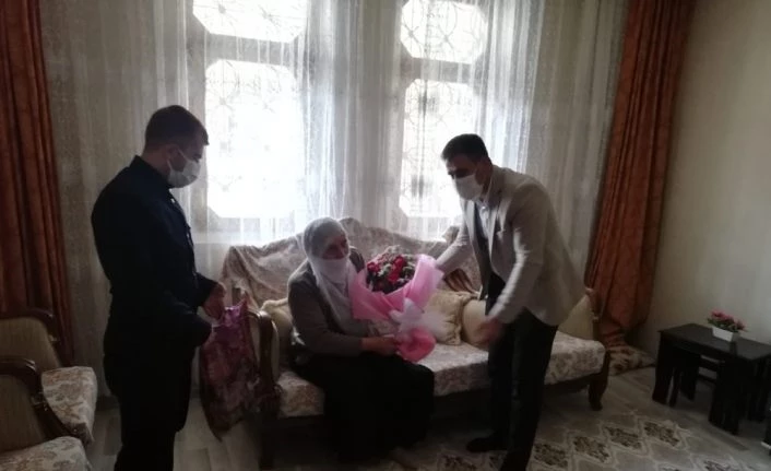 Şehit annelerine “Anneler Günü” ziyareti