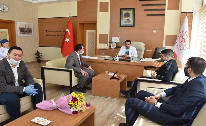 TÜGVA Van Temsilciliği Yönetimin SBÜ Van Bölge Hastanesi Başhekimi Çelik’e ziyaret