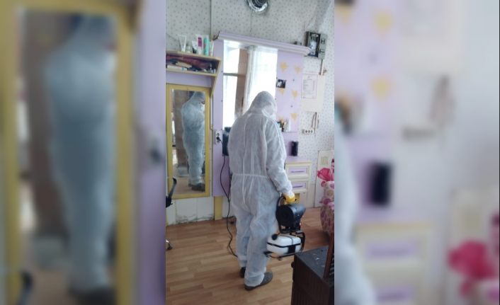 Tuşba Belediyesi berber ve kuaför salonlarını dezenfekte etti