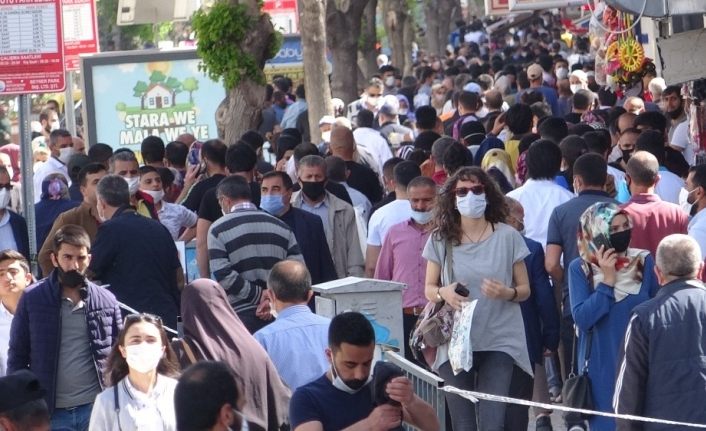 Van’daki bayram alışveriş yoğunluğu pes dedirtti