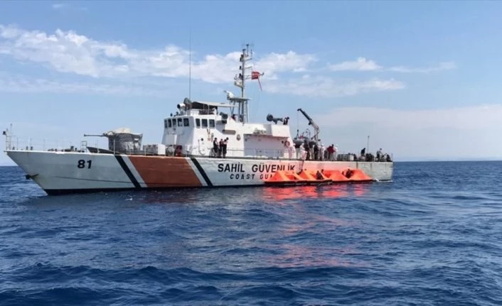 Yunan Sahil Güvenlik unsurlarınca Türk kara sularına bırakılan 72 sığınmacı kurtarıldı